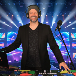 club & wedding/corporate DJ in Los Angeles